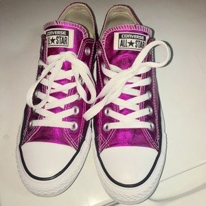 Low cut converse